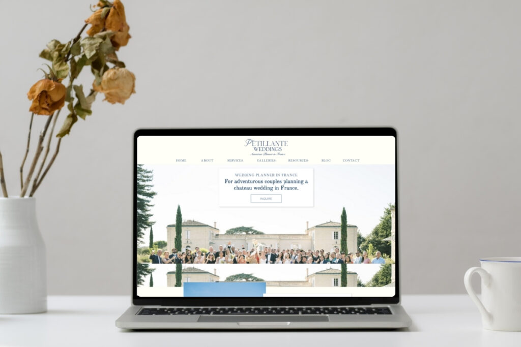 Homepage of Pétillante Weddings featuring elegant design and call to action