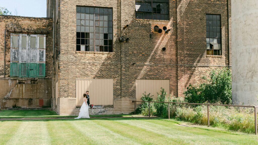 Newly wed couple in an outdoor setting